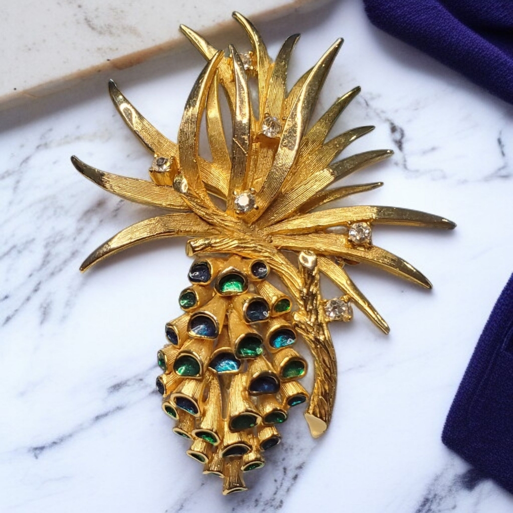 BOUCHER Vintage & Rare Pineapple Brooch